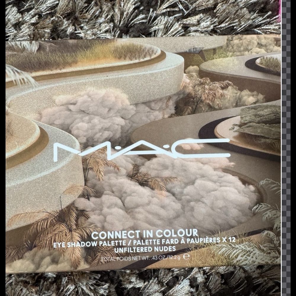 MAC Connect in Colour Eyeshadow Palette